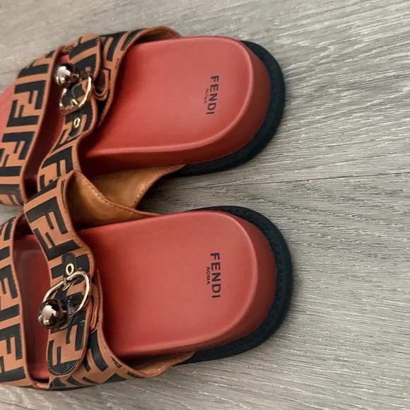 Tan and Black Logo Buckle Slides womens sandal shoe pool dress flats black brown - Picture 5 of 5